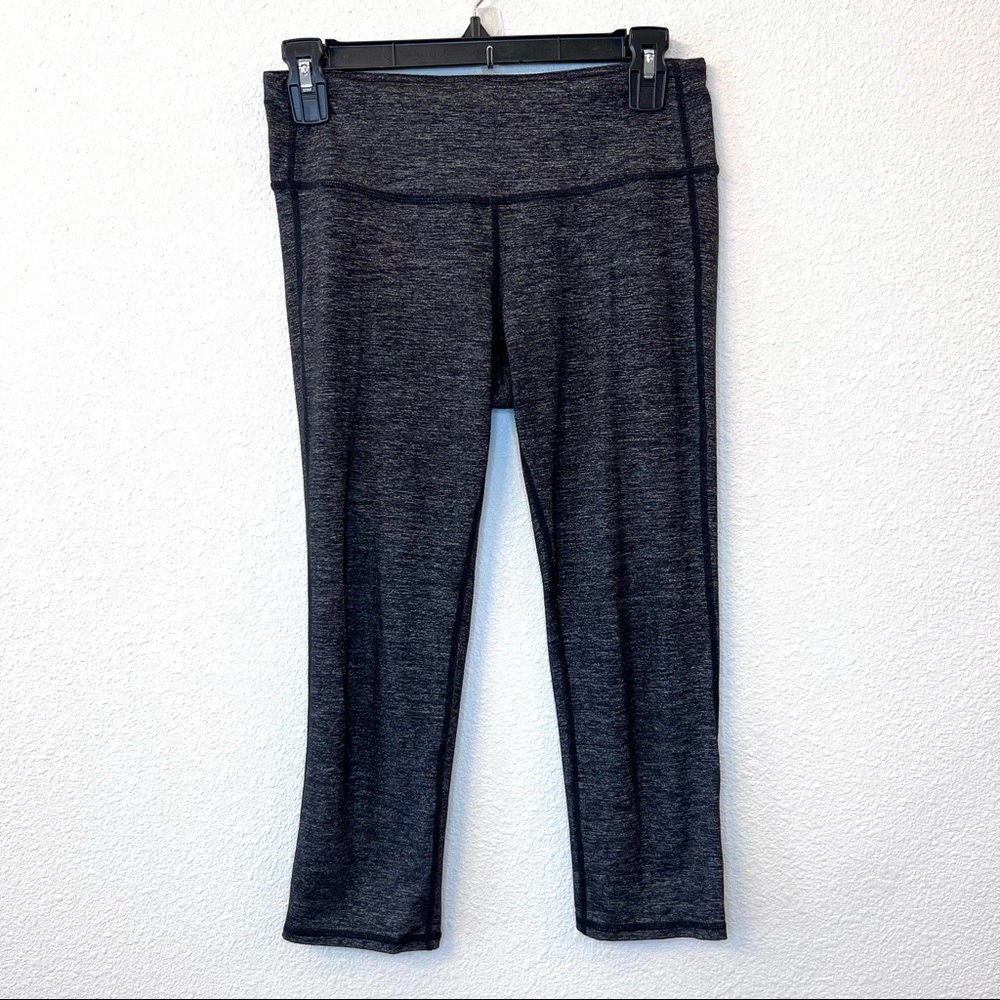 Women Athleta Capris Leggings size small